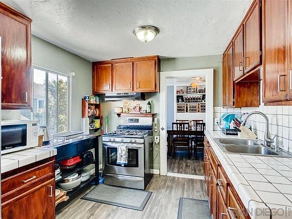3rd image of 445 25th St