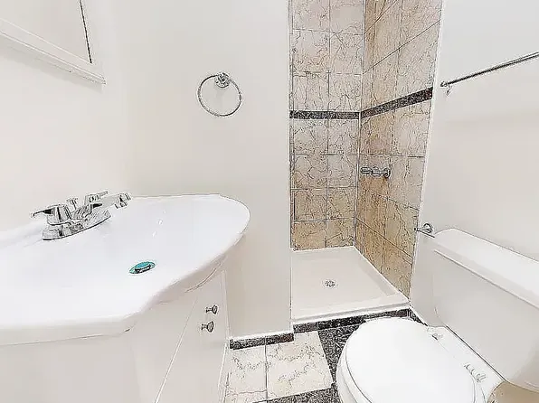 86 Bradhurst Avenue image 9 of 9