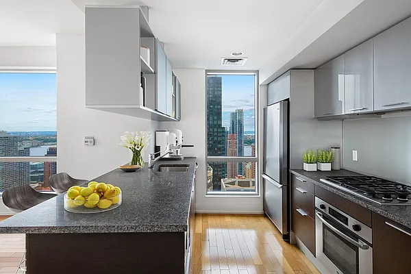 Sold by City Connections Realty | media 5