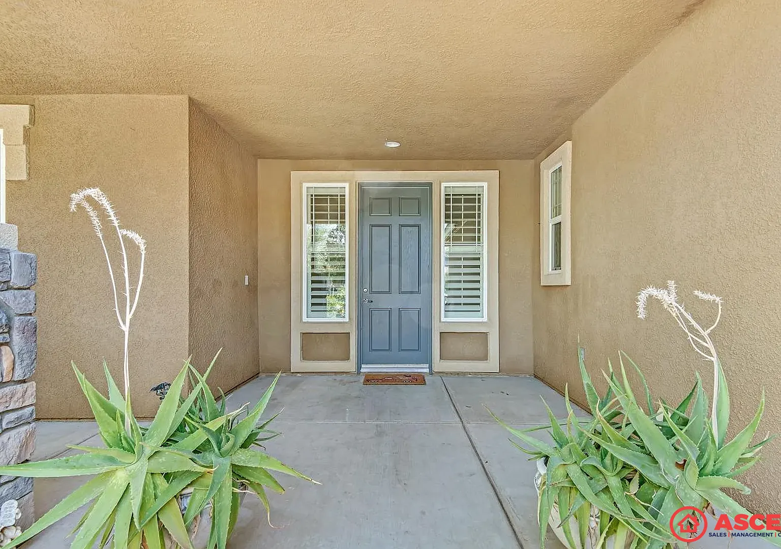 Stunning Northwest Bakersfield Home 5 Bed, 3 Bath, 2,475 Sq Ft — Photo 2