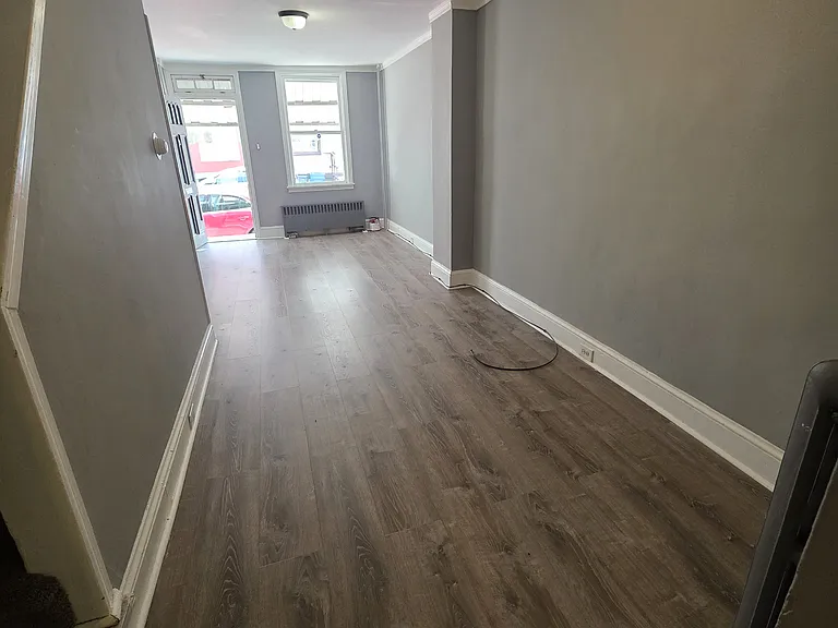 1039 Muhlenberg St — Photo 3