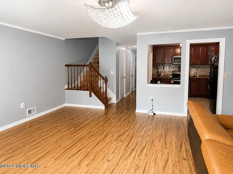 58 Thorne Ln — Photo 6