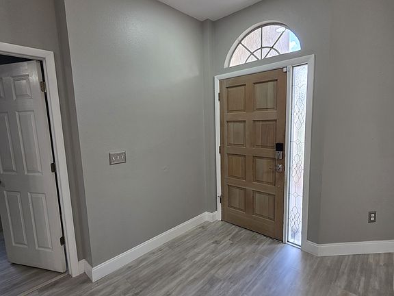 3rd image of 1634 Sand Hollow Ln