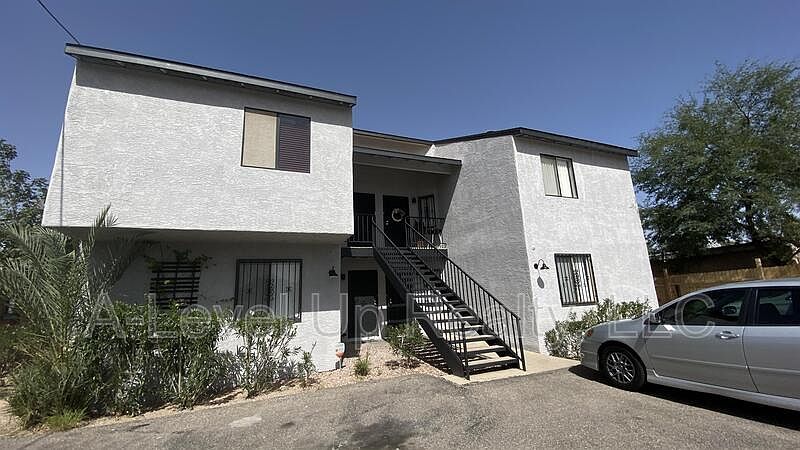 1st image of 234 W Laguna St