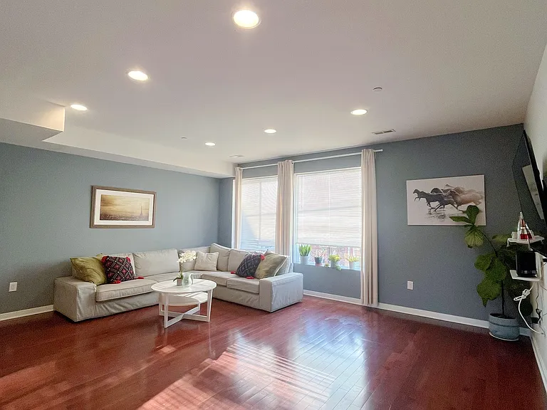 617 N 10th St #A-2 — Photo 2