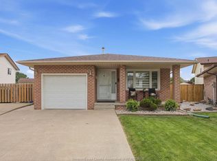 3375 Dolphin Ct, Windsor, ON N8R2G7