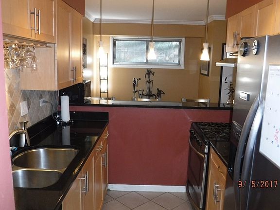 2nd image of 2287 Country Club Dr APT 6