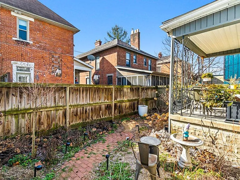 383 Schiller Aly — Photo 25