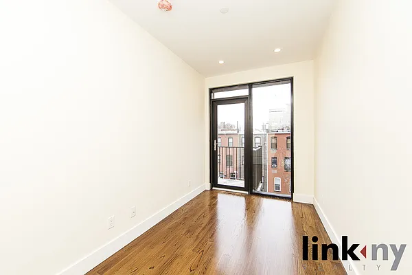 Rented by Link NY Realty | media 18