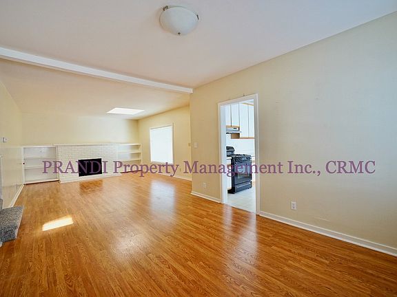 2nd image of 212 Los Angeles Blvd