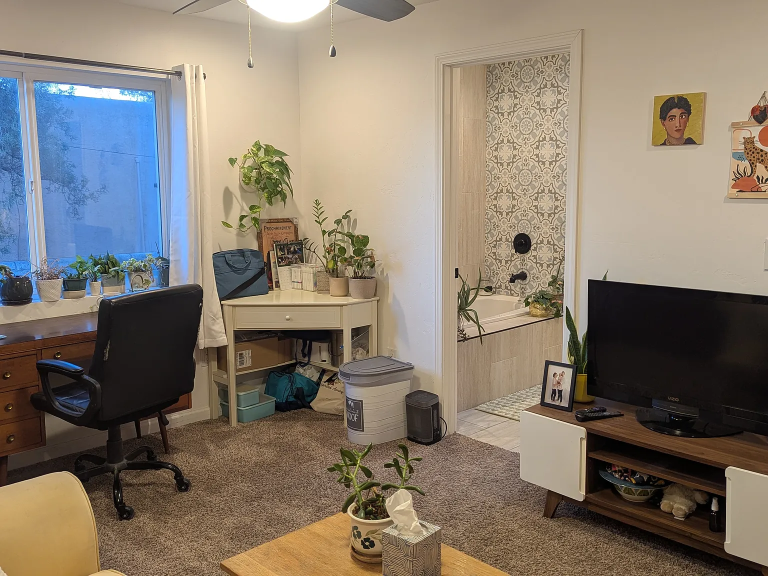 3 bed, 2044 sqft, $1,000 — Photo 2
