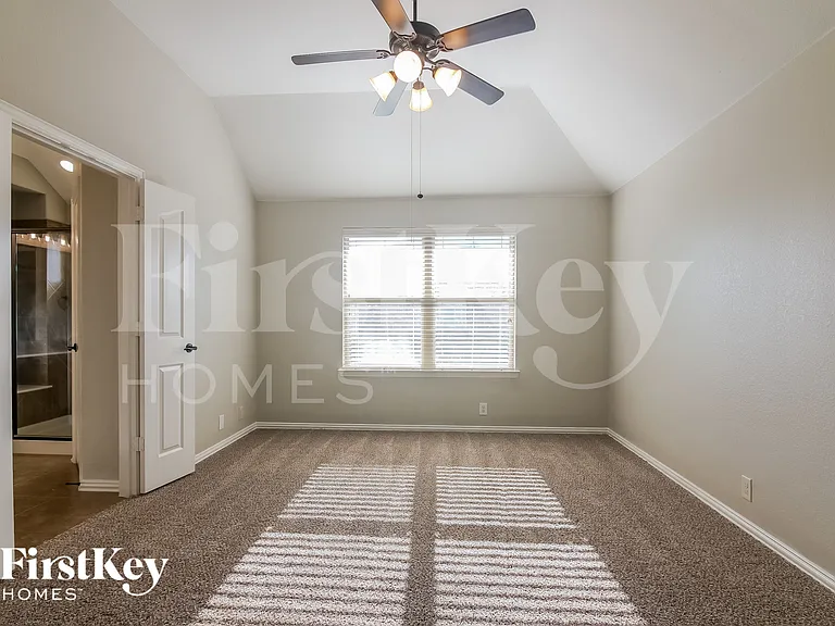 1301 Lucetta Ct — Photo 12