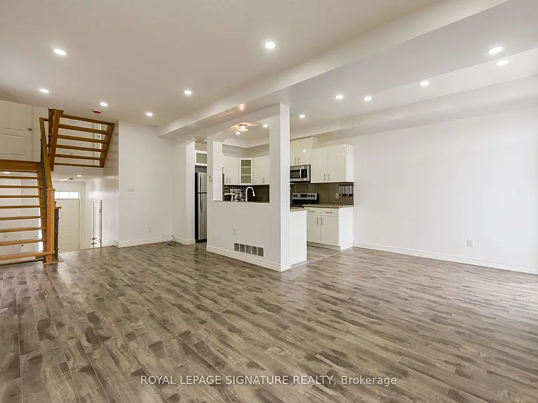 96 Highgate Dr #UPPER LEVEL A — Photo 11