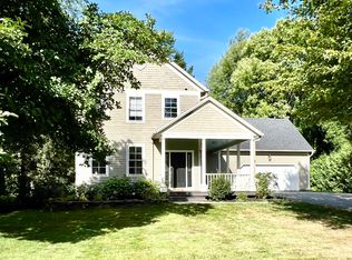 99 Stonegate Ln, Shelburne, VT 05482