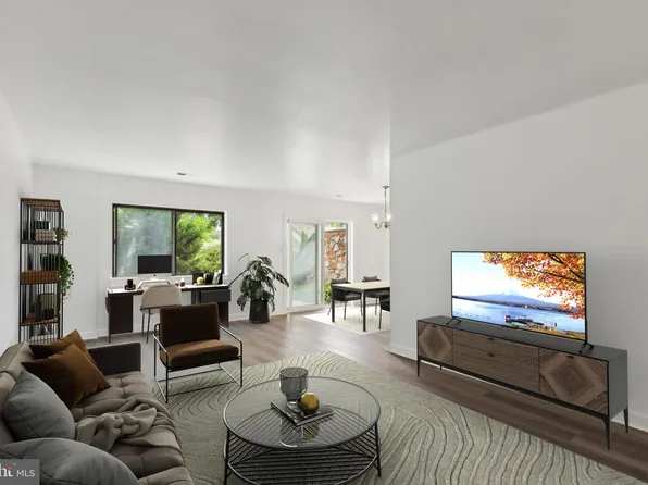 54 Oak Knoll Dr, Berwyn, PA 19312