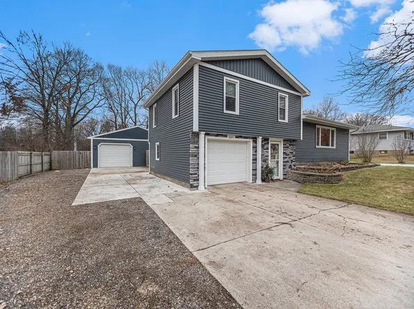 8697 Aitken St, Montague, MI 49437