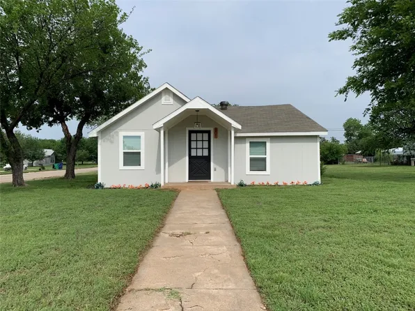 801 Carolina St, Graham, TX 76450