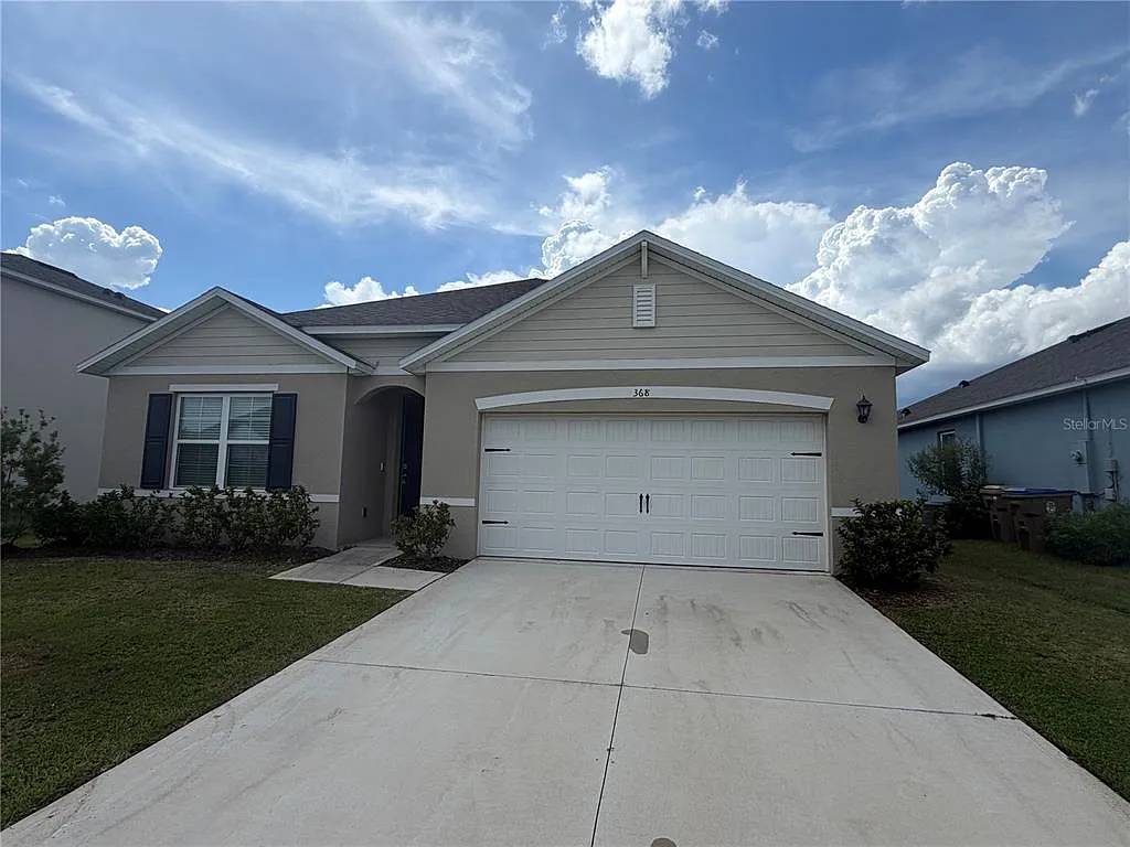 4 bed, 2.0 bath, 1830 sqft, $2,500 — Photo 2