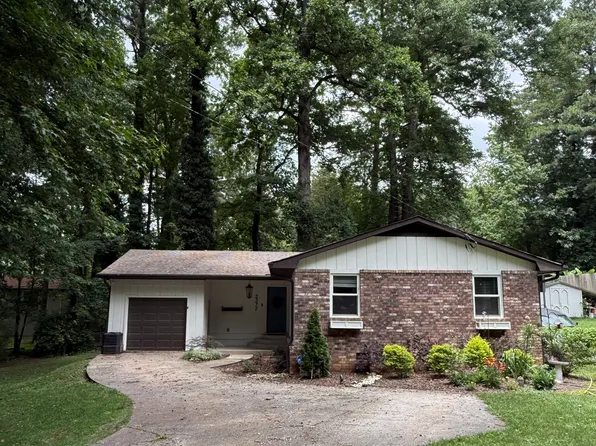 2372 Lakewood Dr NW, Kennesaw, GA 30152