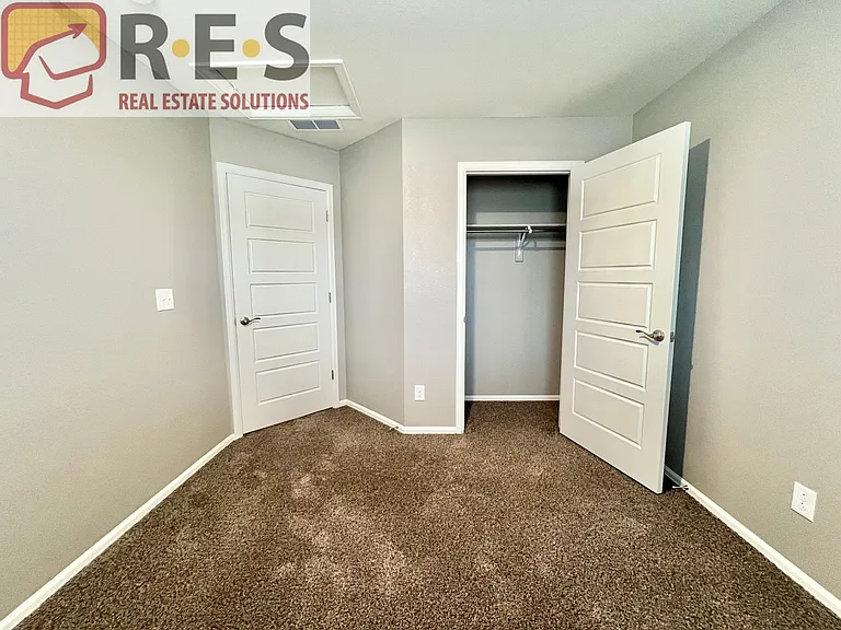 6902 Longpark Dr — Photo 11