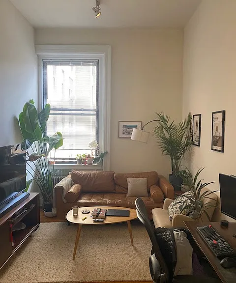 210 W 16th St #1E — Photo 1
