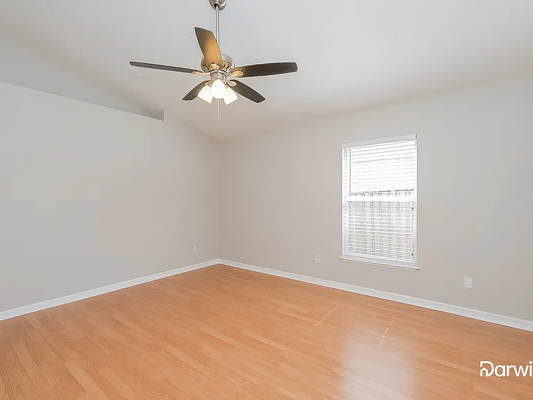 916 Stallion Way — Photo 12
