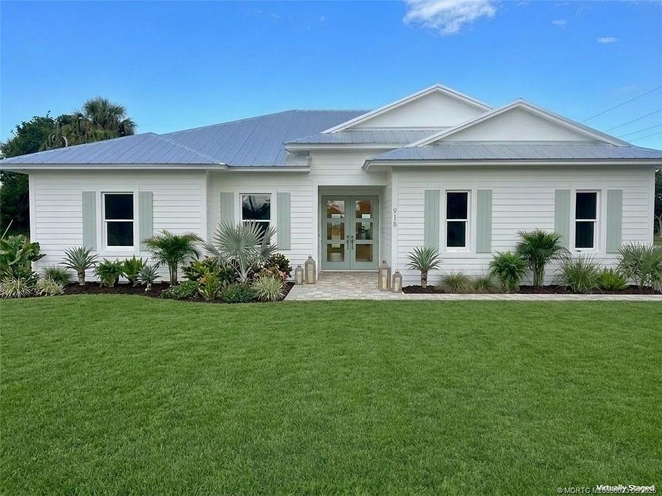 1st image of 918 SE Hibiscus Ave