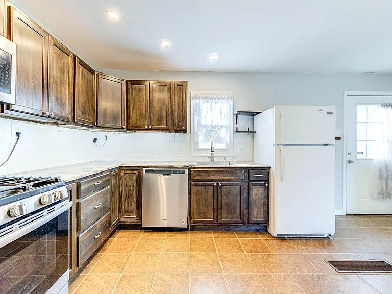 9708 Margo Ann Ln — Photo 10