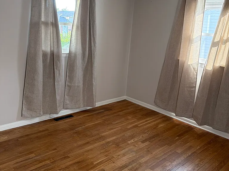 15 Hardy Rd — Photo 2