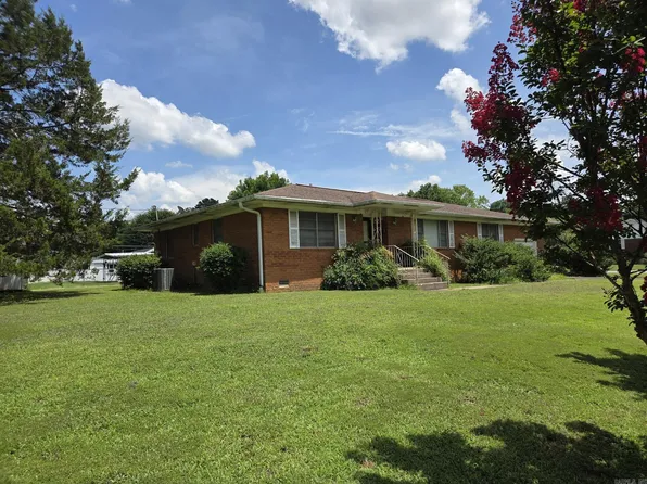 114 W Steward Dr, Searcy, AR 72143