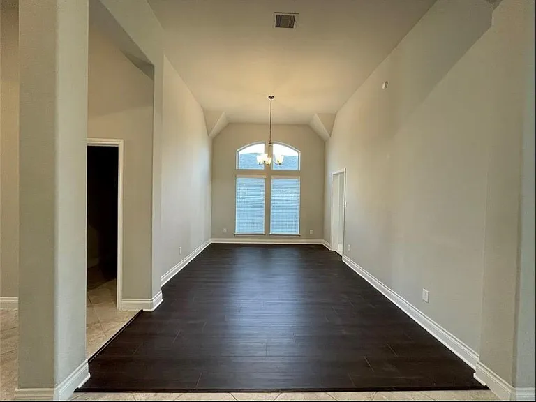 3323 Chandler Hollow Ln — Photo 4