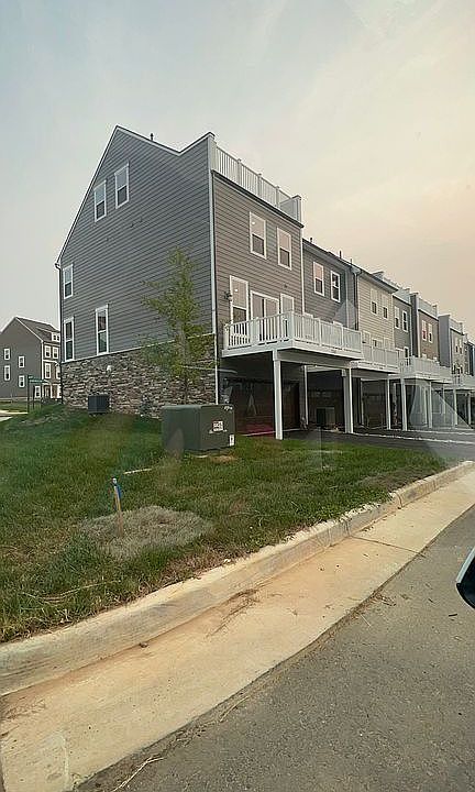 2nd image of 1745 Autumn Maple Leaf Dr