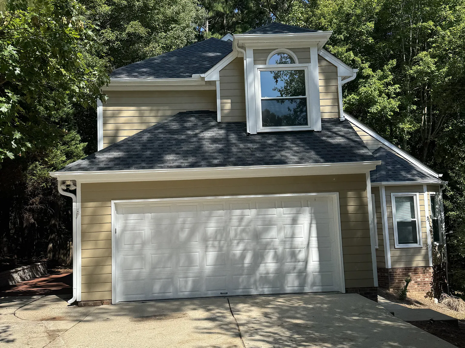 3 bed, 2.5 bath, 1804 sqft, $2,395 — Photo 1