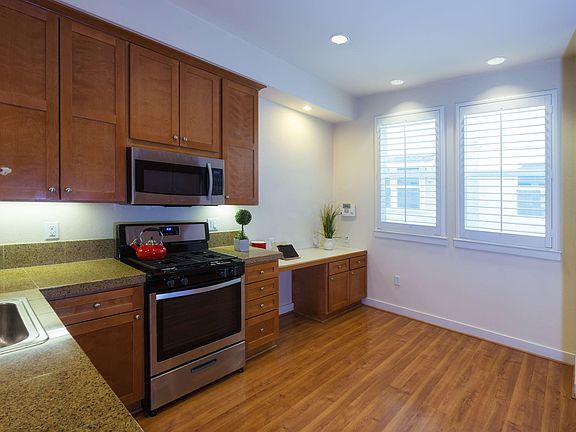 5th image of 259 Laurel Grove Ln