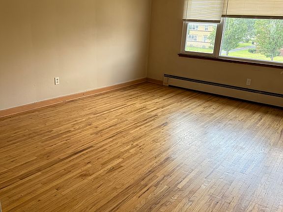 5th image of 2722 Sheridan Dr APT 2E