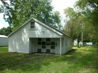 222 W Maple St, Shelburn, IN 47879