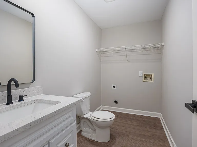 3317B Niagara Dr — Photo 4