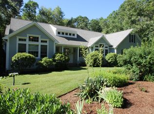 51 Old North Rd, Pocasset, MA 02559