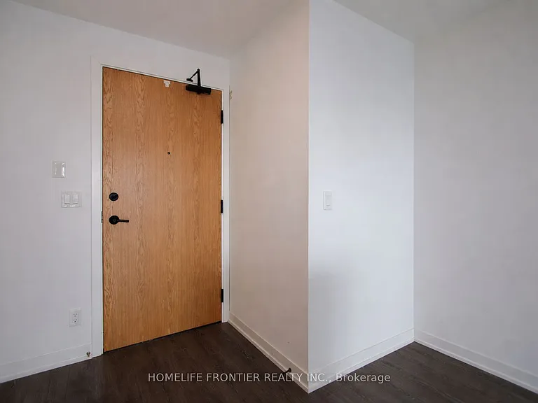 7950 Bathurst St #2310 — Photo 3