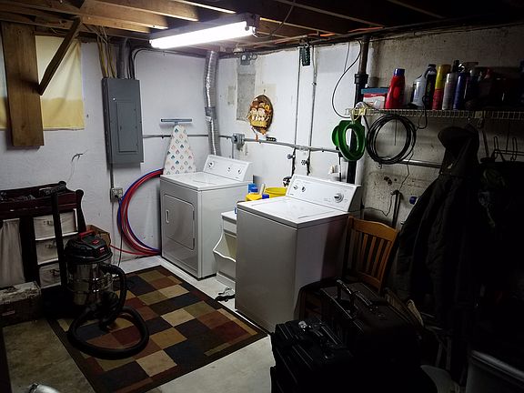 4th image of 2719 Kennedy St NE