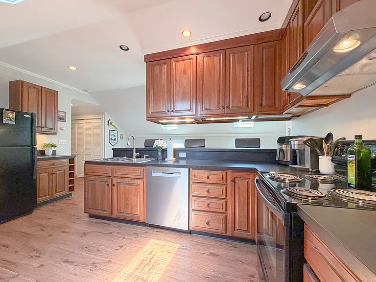 168 Danforth St #3 — Photo 16