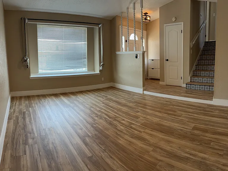 5527 Carousel Dr — Photo 5