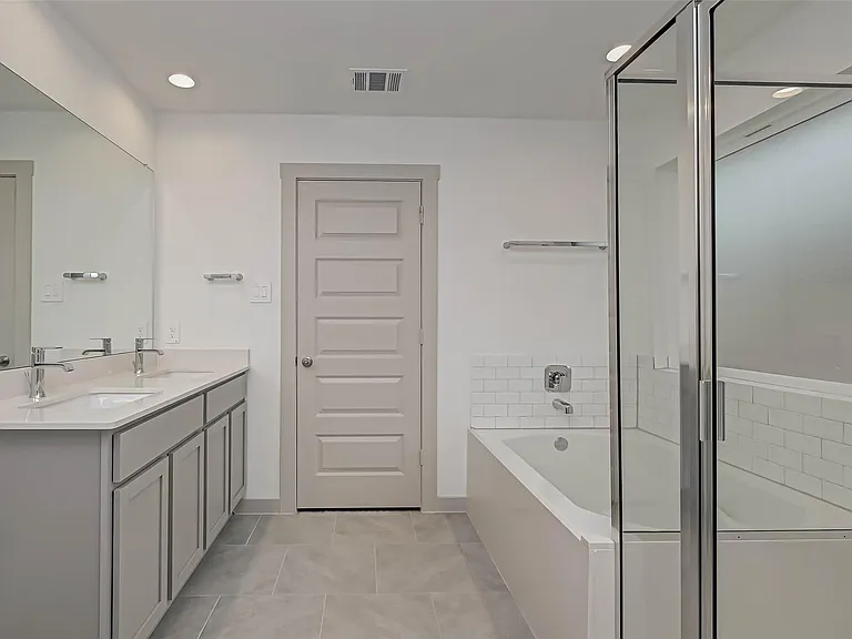3418 Lake Landing Ln — Photo 45