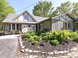 15W434 Lexington St, Elmhurst, IL 60126