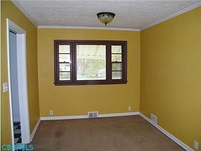 4th image of 379 Forest St