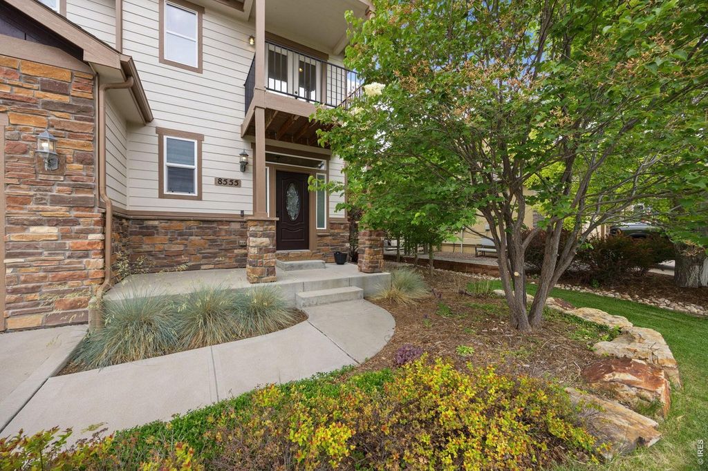 8555 Blackwood Dr