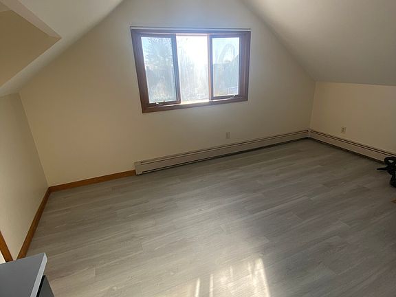 3rd image of 17 Grafton St #3