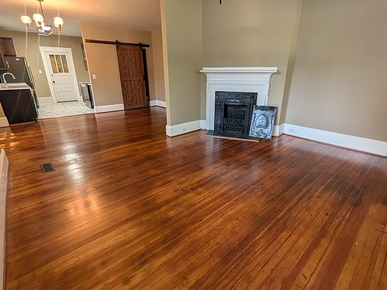 1006 Bellevue St — Photo 4