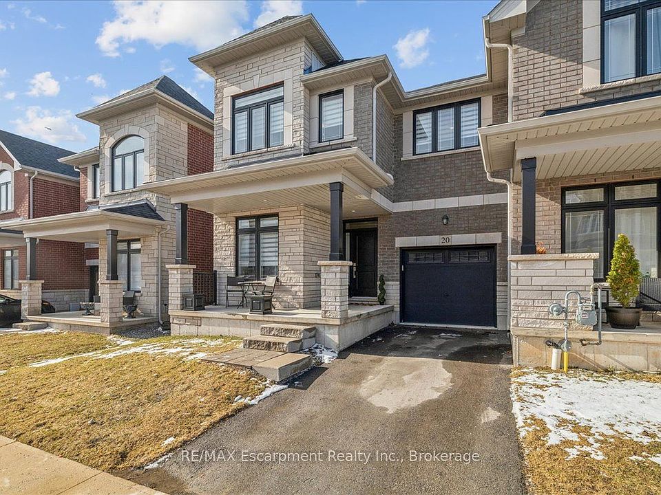 1st image of 20 Granite Ridge Trl