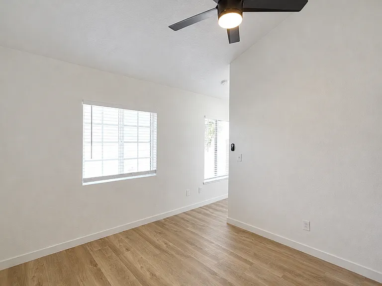 12549 Lasselle St — Photo 8